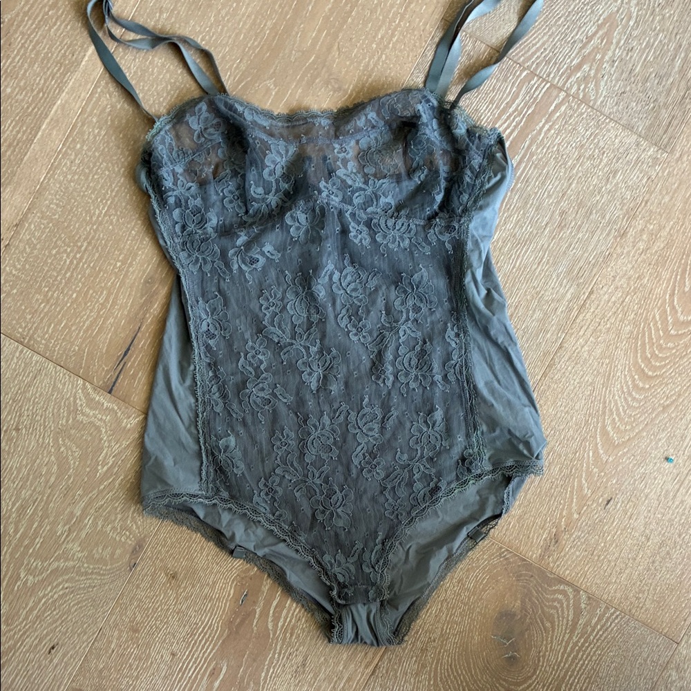 Elegant Lace Bodysuit in Gray